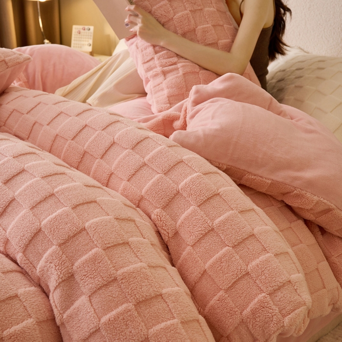 91家纺网 家纺一手货源 找家纺 晨曦家纺 2025新款加厚高克重230克塔芙绒牛奶绒单被套-初暖系列 初暖-童话粉