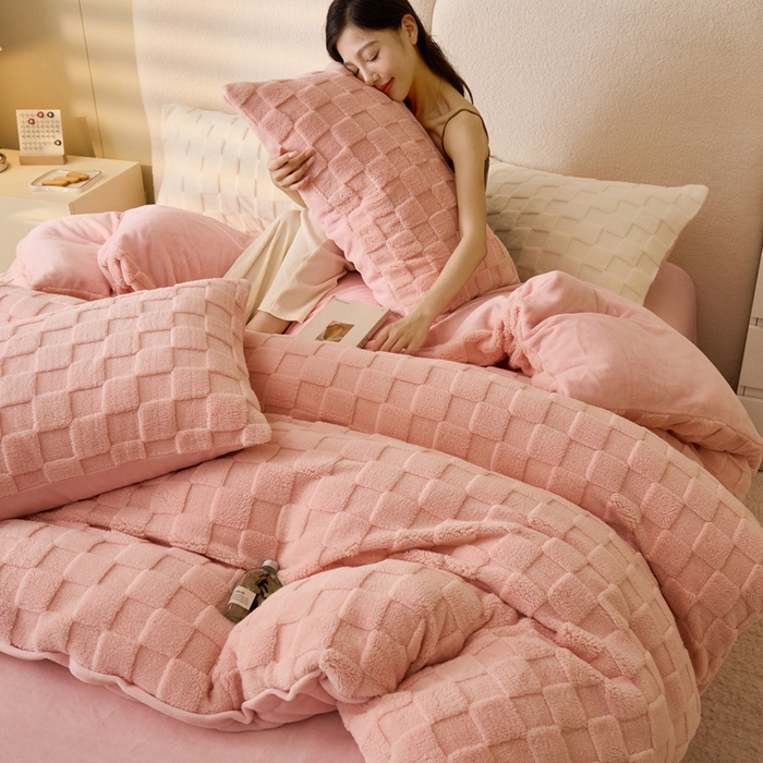 91家纺网 家纺一手货源 找家纺 晨曦家纺 2025新款加厚高克重230克塔芙绒牛奶绒单被套-初暖系列 初暖-童话粉