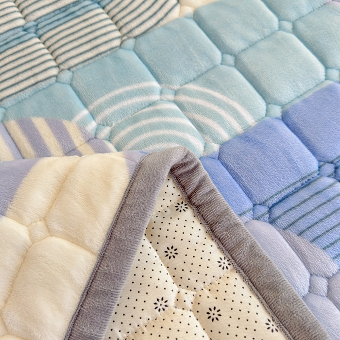 91家纺网 家纺一手货源 找家纺 小叮当家纺仓储工厂店 2025新款牛奶绒夹棉印花床垫学生图 绒床垫-色彩空间