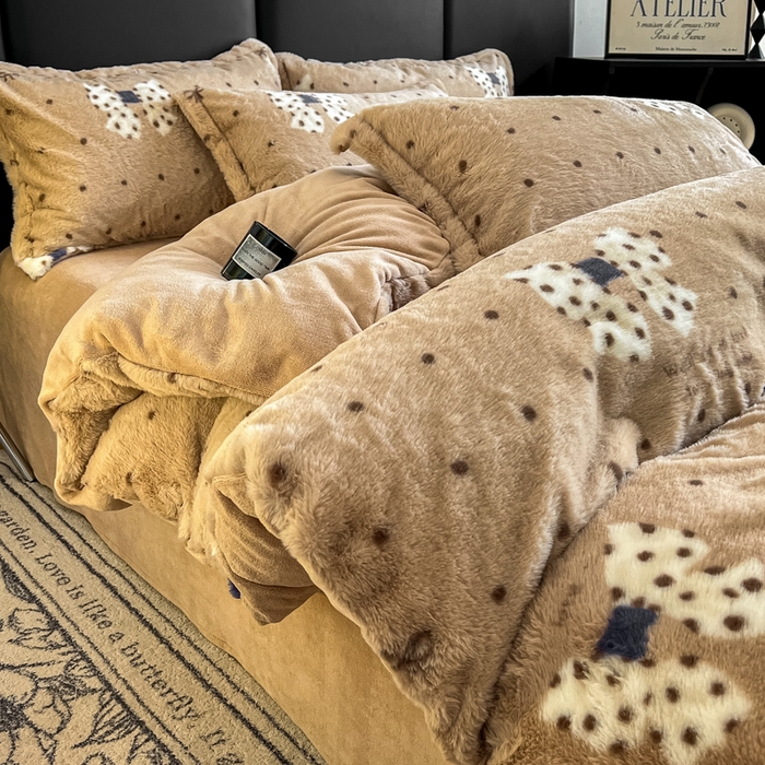 91家纺网 家纺一手货源 找家纺 （总）一比一家纺 2025新款亲肤舒适兔毛绒兔兔绒牛奶绒四件套