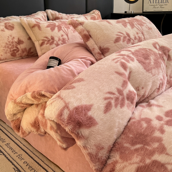 91家纺网 家纺一手货源 找家纺 （总）一比一家纺 2025新款亲肤舒适兔毛绒兔兔绒牛奶绒四件套