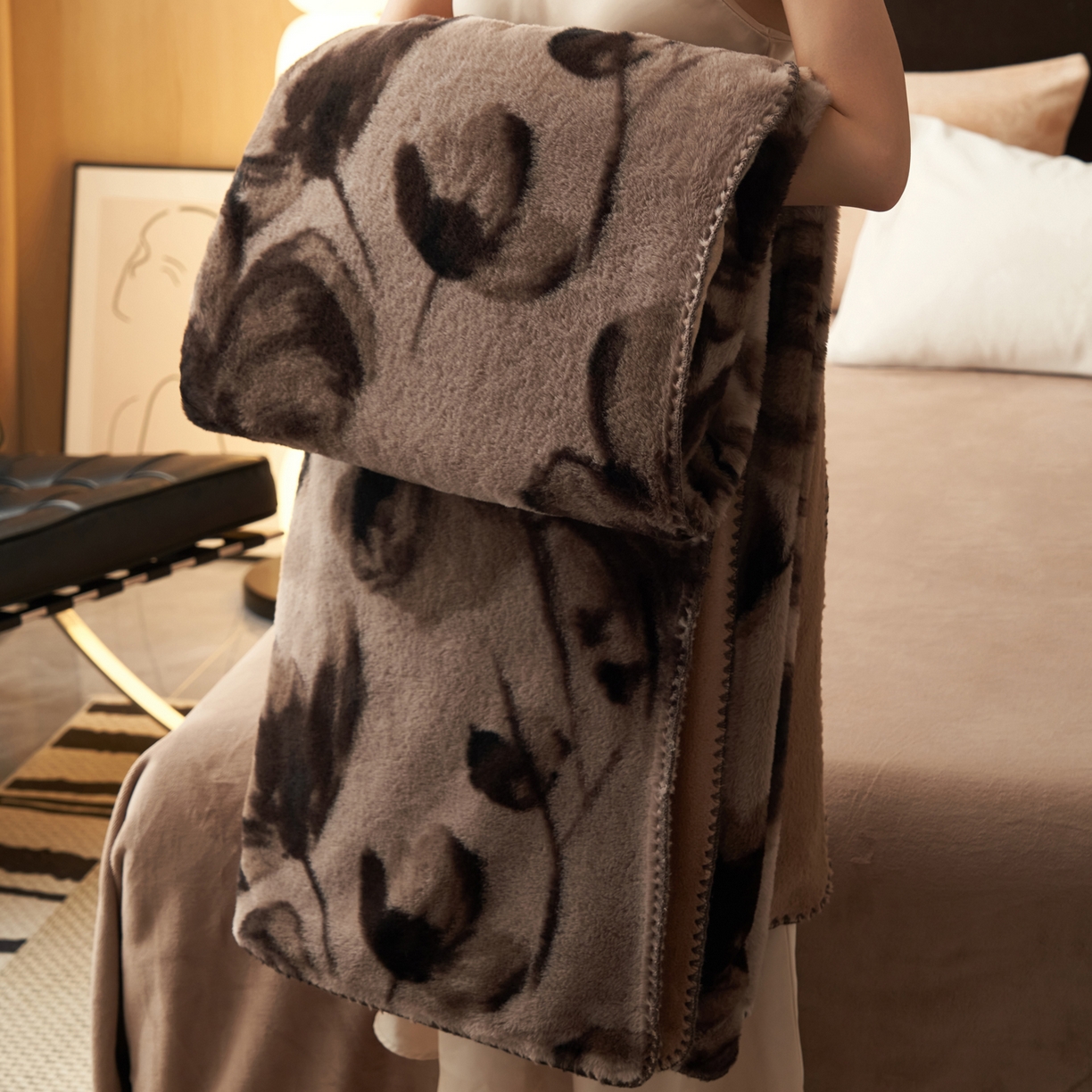 91家纺网 家纺一手货源 找家纺 （总）晨曦家纺 2025新款兔毛绒海獭绒双层毛毯三角针复合毛毯