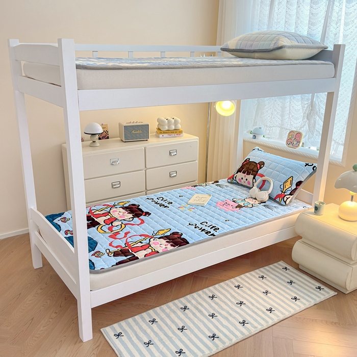 91家纺网 家纺一手货源 找家纺 小叮当家纺仓储工厂店 2025新款牛奶绒夹棉印花床垫学生图 绒床垫-嬉戏之子