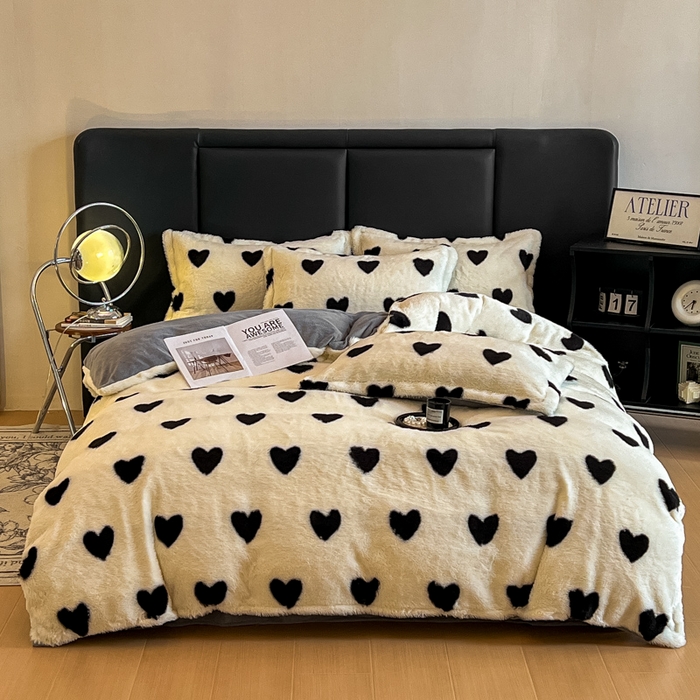 91家纺网 家纺一手货源 找家纺 一比一家纺 2025新款亲肤舒适兔毛绒兔兔绒牛奶绒四件套 爱心