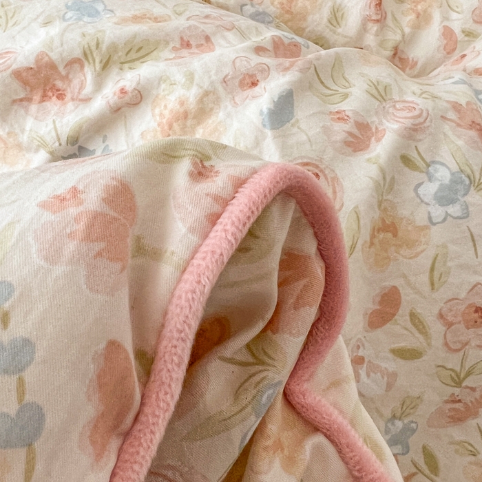 91家纺网 家纺一手货源 找家纺 漫仙阁家纺 2025新款斜纹印花被 春秋被 冬被 单人双人款被子 粉小兔