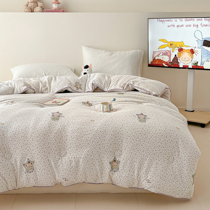 91家纺网 家纺一手货源 找家纺 漫仙阁家纺 2025新款斜纹印花被 春秋被 冬被 单人双人款被子 紫色小熊