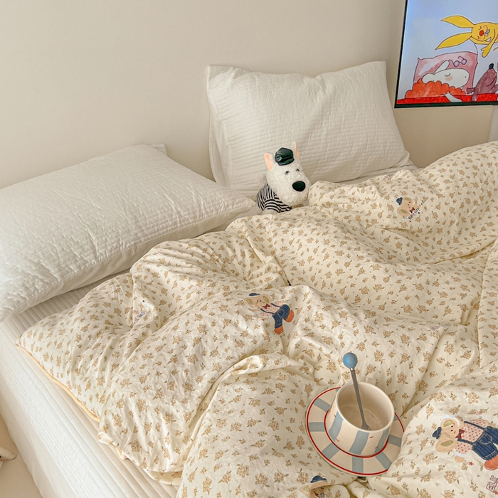 91家纺网 家纺一手货源 找家纺 漫仙阁家纺 2025新款斜纹印花被 春秋被 冬被 单人双人款被子 绅士小象-米黄