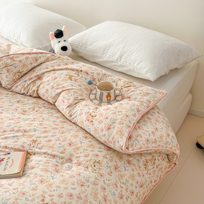 91家纺网 家纺一手货源 找家纺 漫仙阁家纺 2025新款斜纹印花被 春秋被 冬被 单人双人款被子 粉小兔