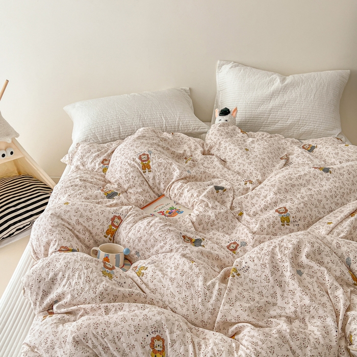 91家纺网 家纺一手货源 找家纺 漫仙阁家纺 2025新款斜纹印花被 春秋被 冬被 单人双人款被子 萌宠小狮子