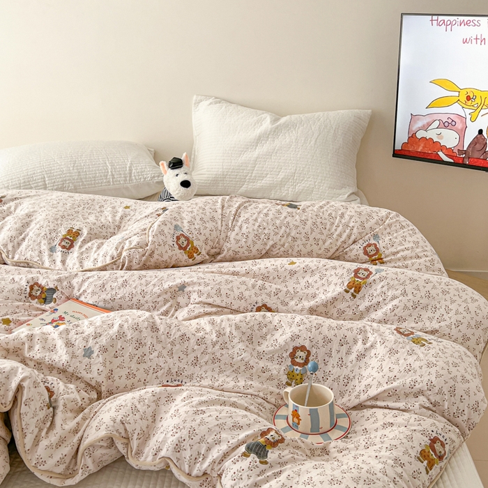 91家纺网 家纺一手货源 找家纺 漫仙阁家纺 2025新款斜纹印花被 春秋被 冬被 单人双人款被子 萌宠小狮子