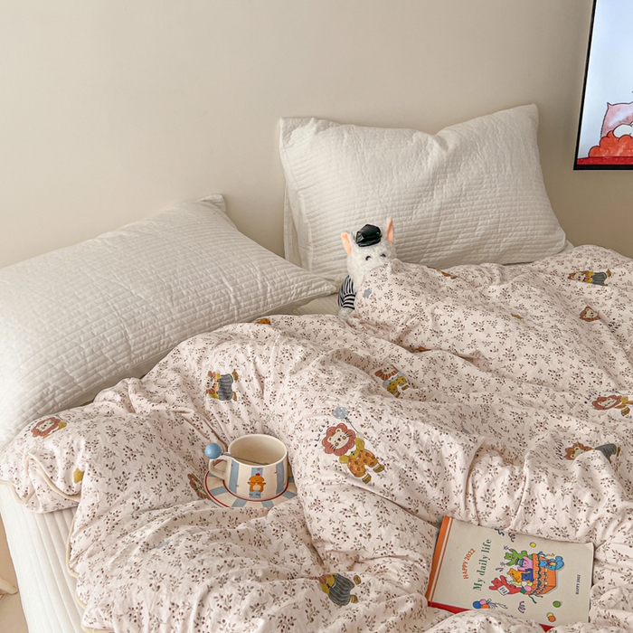 91家纺网 家纺一手货源 找家纺 漫仙阁家纺 2025新款斜纹印花被 春秋被 冬被 单人双人款被子 萌宠小狮子