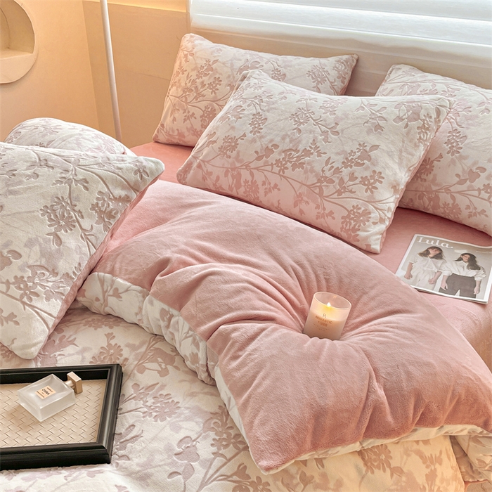 91家纺网 家纺一手货源 找家纺 （总）如约 2025新款A类雕花牛奶绒四件套