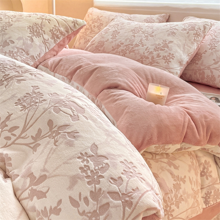 91家纺网 家纺一手货源 找家纺 （总）如约 2025新款A类雕花牛奶绒四件套