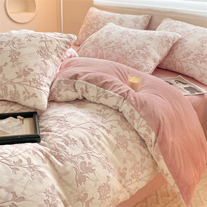 91家纺网 家纺一手货源 找家纺 如约 2025新款A类雕花牛奶绒四件套 花朝梦-粉