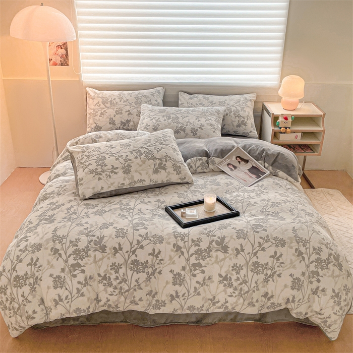 91家纺网 家纺一手货源 找家纺 如约 2025新款A类雕花牛奶绒四件套 花朝梦-灰