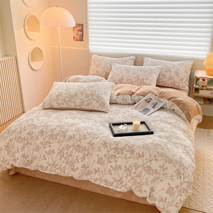 91家纺网 家纺一手货源 找家纺 如约 2025新款A类雕花牛奶绒四件套 花朝梦-咖