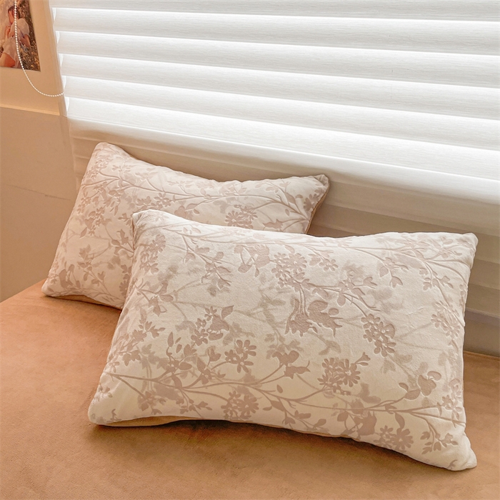 91家纺网 家纺一手货源 找家纺 如约 2025新款A类雕花牛奶绒四件套 花朝梦-咖