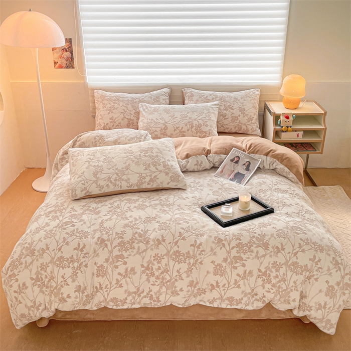 91家纺网 家纺一手货源 找家纺 如约 2025新款A类雕花牛奶绒四件套 花朝梦-咖