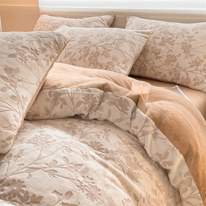 91家纺网 家纺一手货源 找家纺 如约 2025新款A类雕花牛奶绒四件套 花朝梦-咖