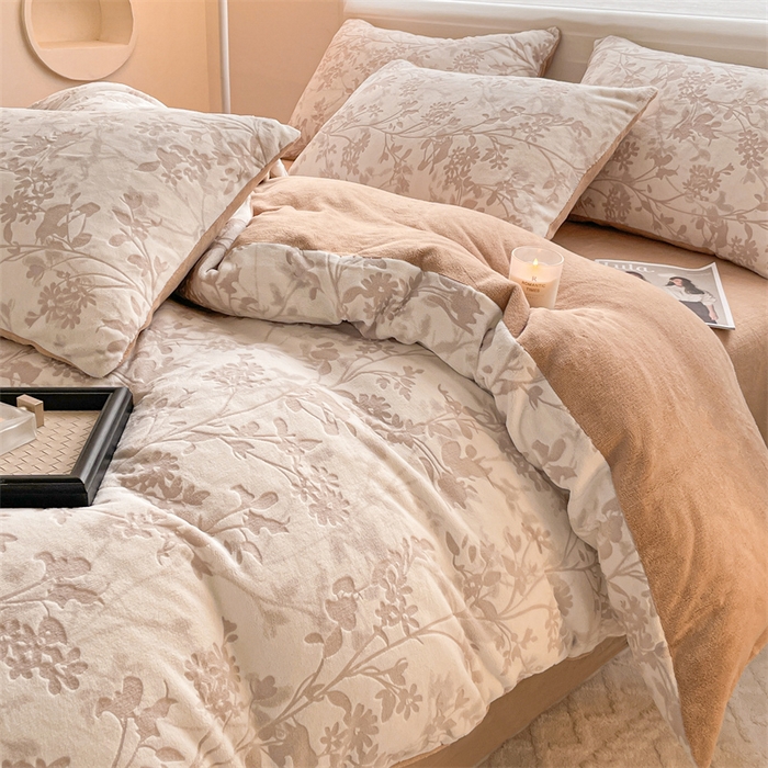 91家纺网 家纺一手货源 找家纺 如约 2025新款A类雕花牛奶绒四件套 花朝梦-咖