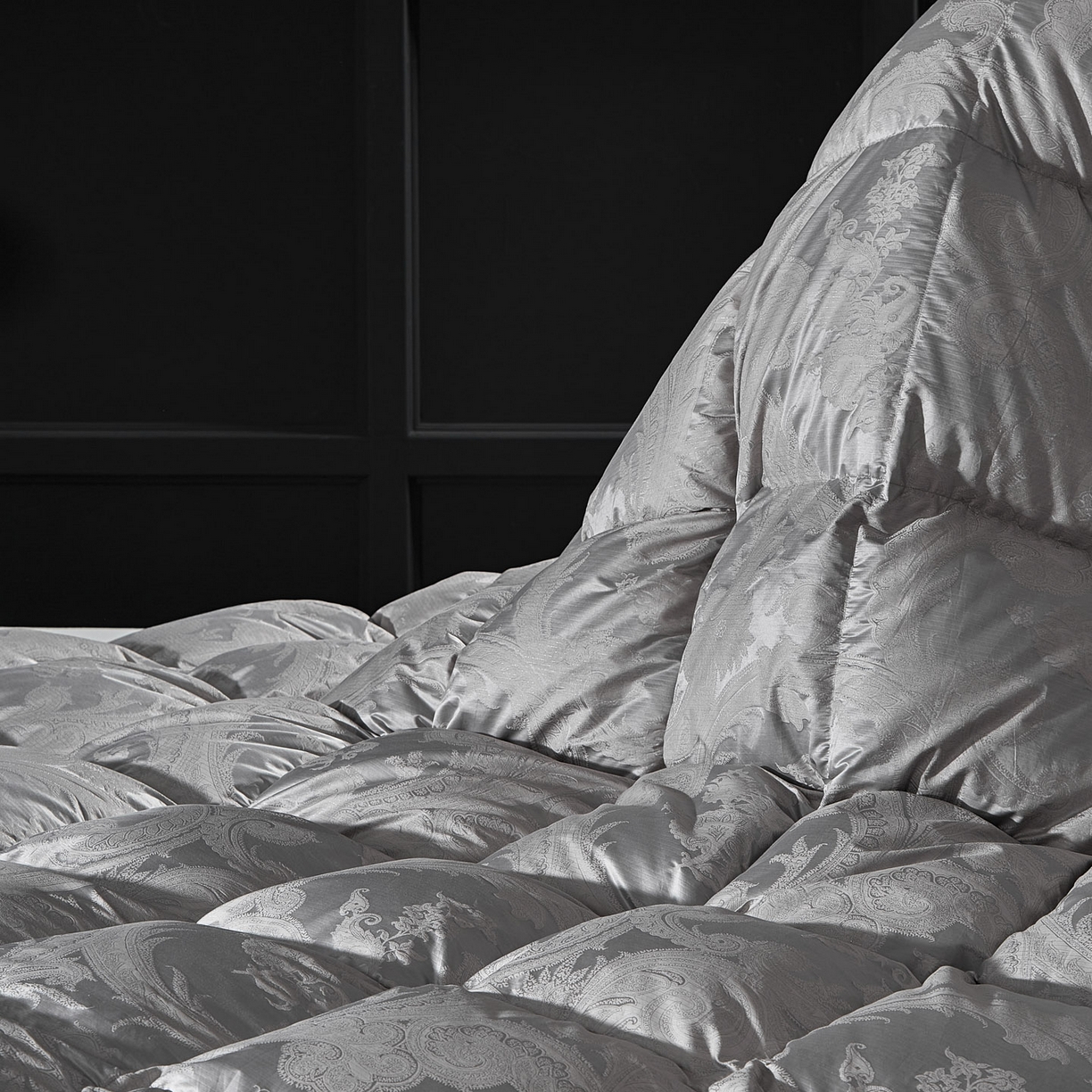 91家纺网 家纺一手货源 找家纺 暖羽屋羽绒馆 2025新款180s大提花95鸭绒被带质检羽绒被芯婚庆双人羽绒被子 D浮云 银白