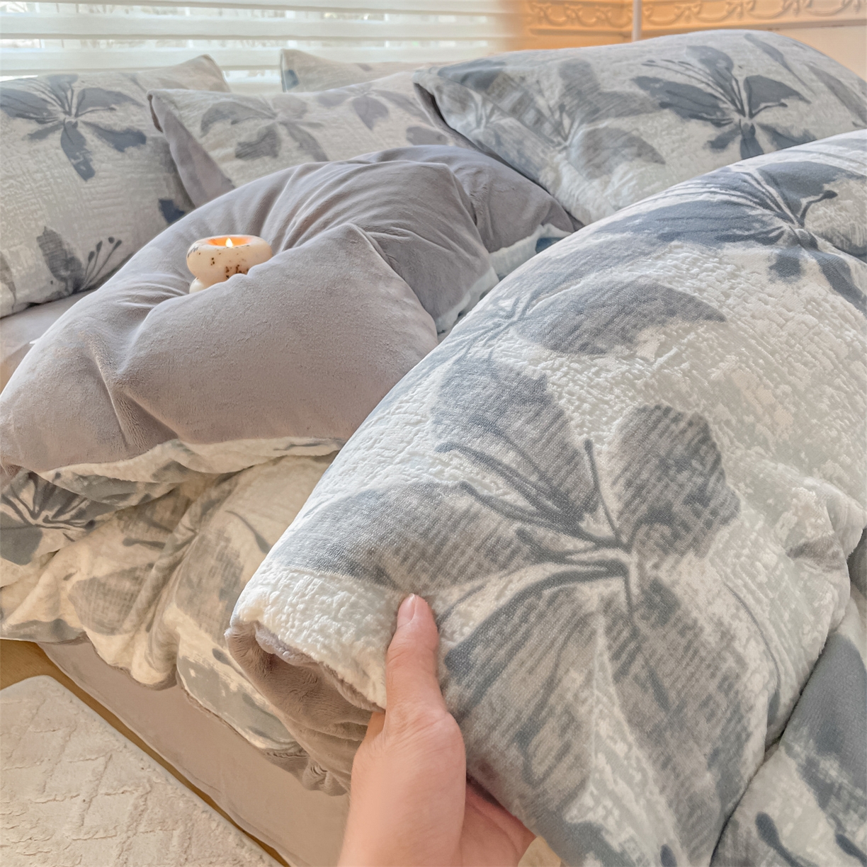 如约 2025新款A类雕花牛奶绒四件套 素花疏影-蓝