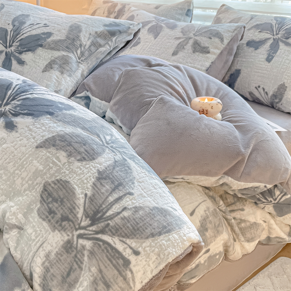 91家纺网 家纺一手货源 找家纺 如约 2025新款A类雕花牛奶绒四件套 素花疏影-蓝