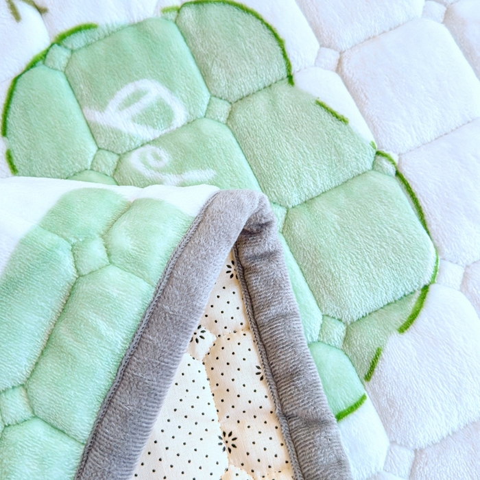 91家纺网 家纺一手货源 找家纺 小叮当家纺仓储工厂店 2025新款牛奶绒夹棉印花床垫学生图 绒床垫-熊猫乐园绿色