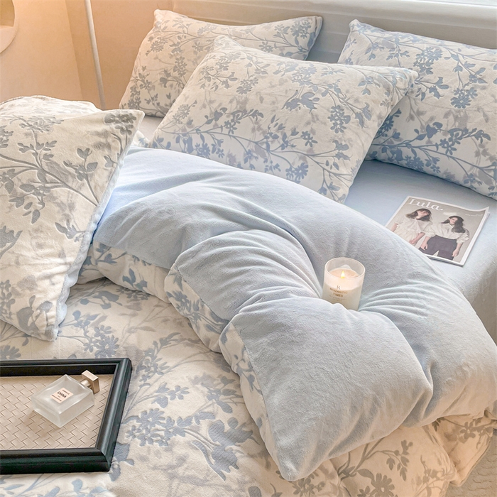 91家纺网 家纺一手货源 找家纺 如约 2025新款A类雕花牛奶绒四件套 花朝梦-蓝