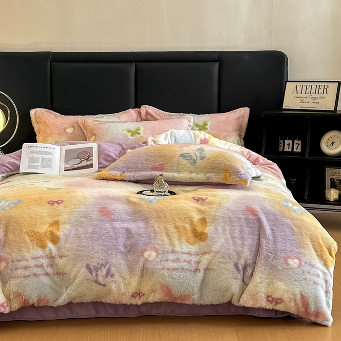 91家纺网 家纺一手货源 找家纺 一比一家纺 2025新款亲肤舒适兔毛绒兔兔绒牛奶绒四件套 碟梦