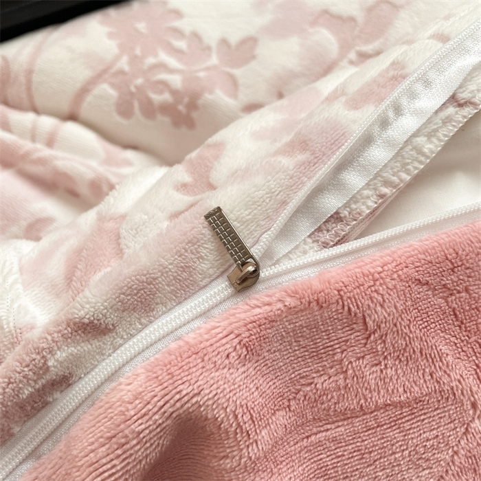 91家纺网 家纺一手货源 找家纺 如约 2025新款A类雕花牛奶绒四件套 花朝梦-粉