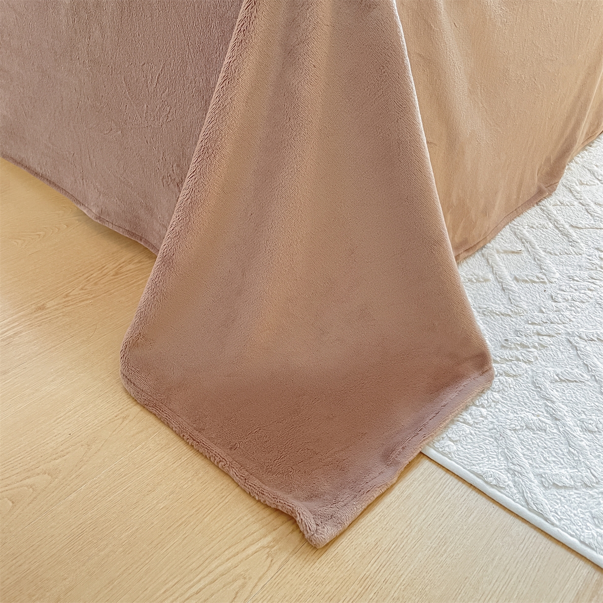 91家纺网 家纺一手货源 找家纺 如约 2025新款A类雕花牛奶绒四件套 雾绡蝶梦-咖