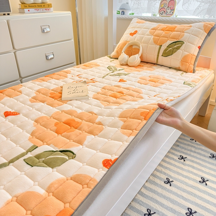 小叮当家纺仓储工厂店 2025新款牛奶绒夹棉印花床垫学生图 绒床垫-萱花