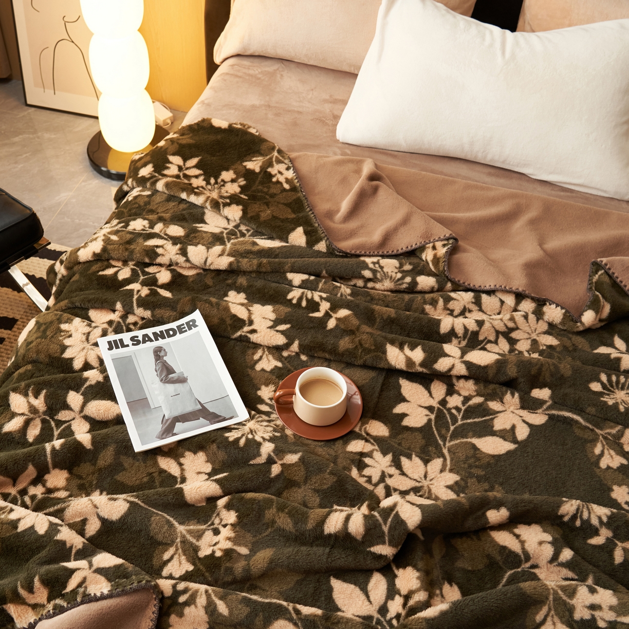 91家纺网 家纺一手货源 找家纺 晨曦家纺 2025新款兔毛绒海獭绒双层毛毯三角针复合毛毯 花枝