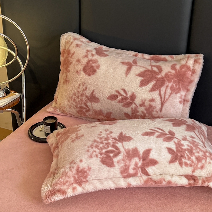 91家纺网 家纺一手货源 找家纺 一比一家纺 2025新款亲肤舒适兔毛绒兔兔绒牛奶绒四件套 花语