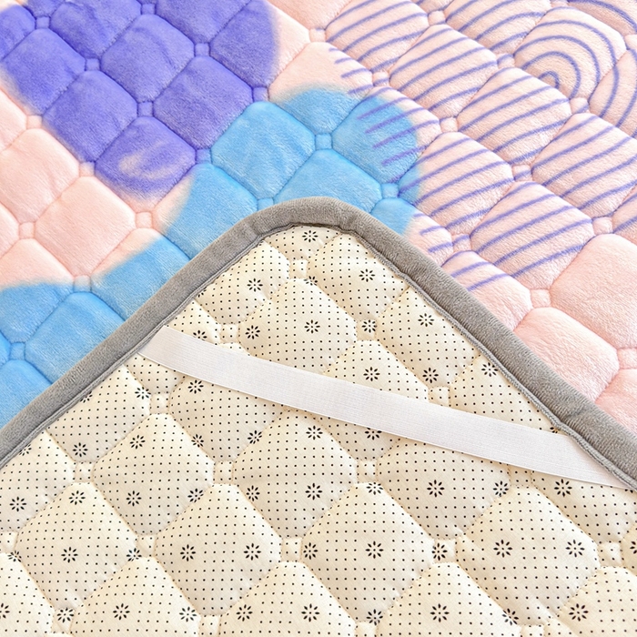 91家纺网 家纺一手货源 找家纺 小叮当家纺仓储工厂店 2025新款牛奶绒夹棉印花床垫学生图 绒床垫-炫彩人生