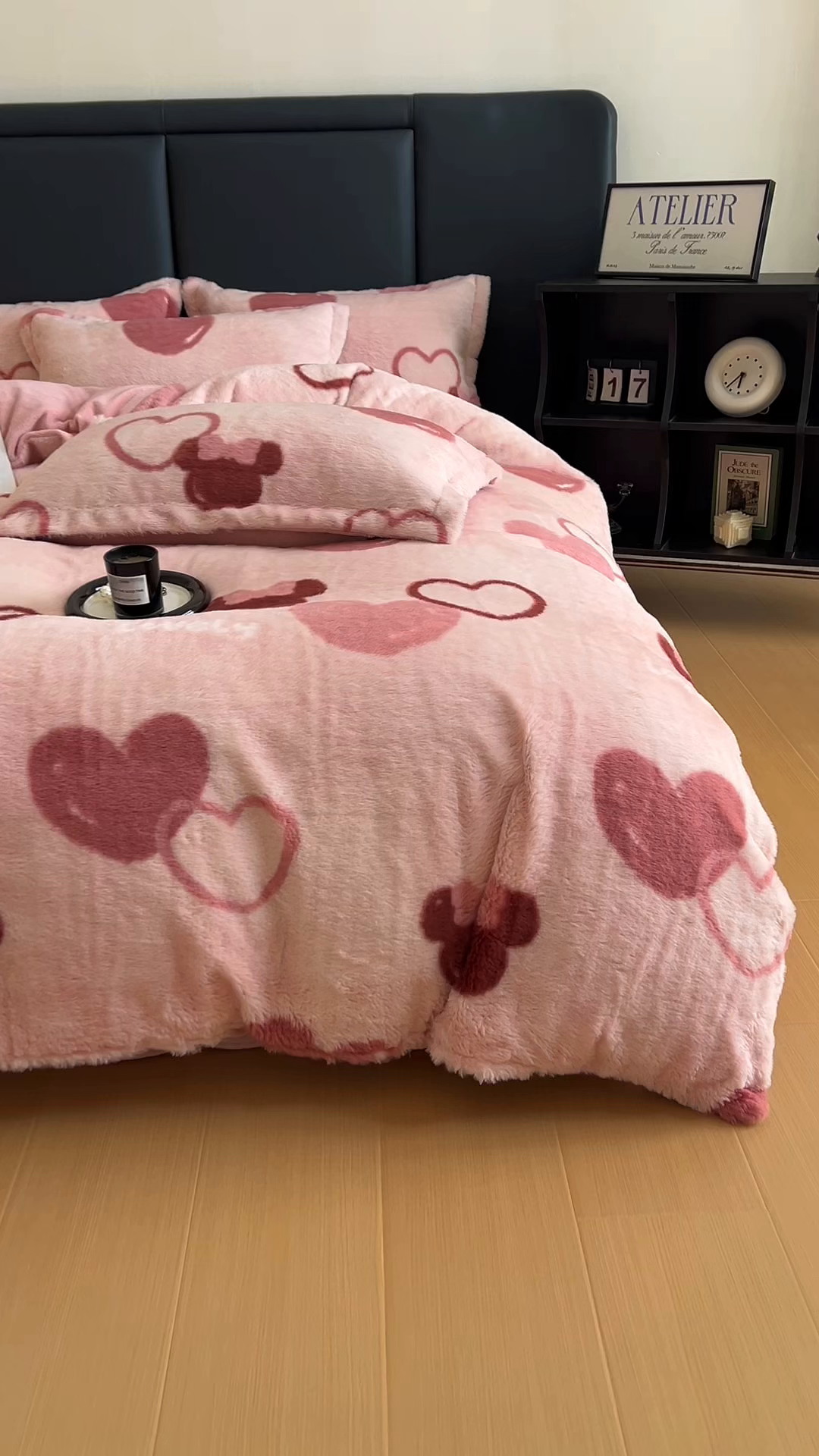 91家纺网 家纺一手货源 找家纺 一比一家纺 2025新款亲肤舒适兔毛绒兔兔绒牛奶绒四件套 怦然心动