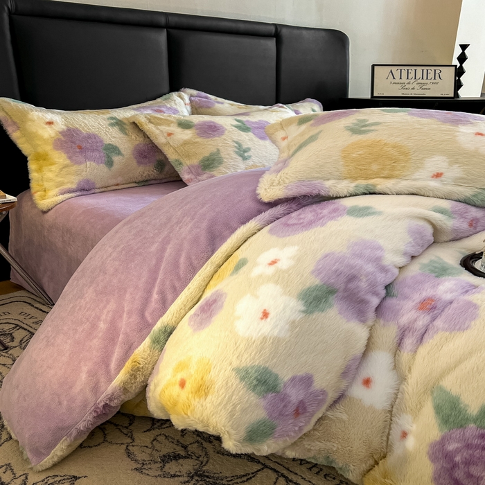 91家纺网 家纺一手货源 找家纺 一比一家纺 2025新款亲肤舒适兔毛绒兔兔绒牛奶绒四件套 紫色花语