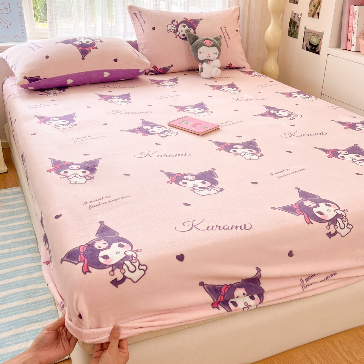 91家纺网 家纺一手货源 找家纺 博雅 2025新款三丽鸥牛奶绒小版床笠 牛奶绒小版-库洛米之心