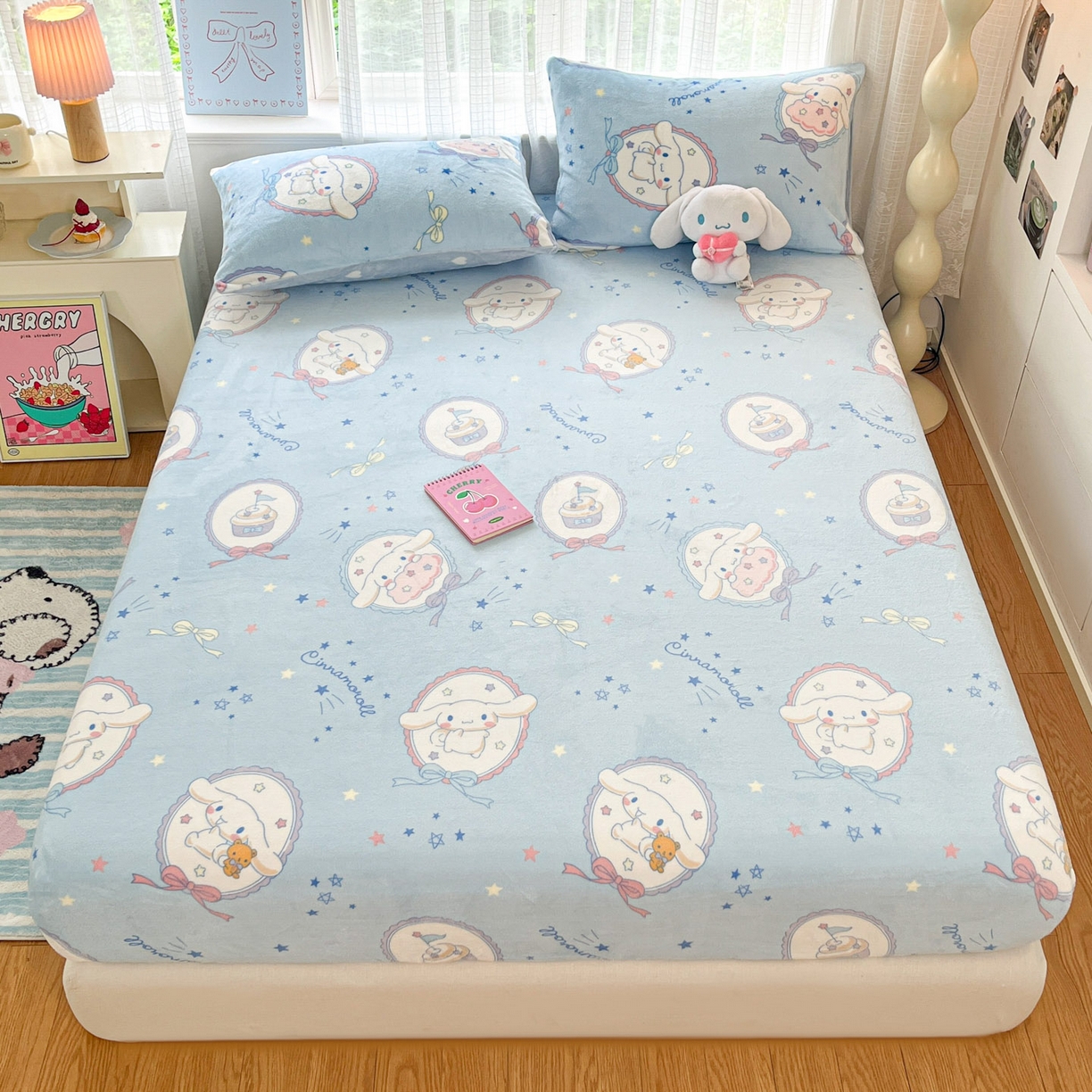 91家纺网 家纺一手货源 找家纺 博雅 2025新款三丽鸥牛奶绒小版床笠 牛奶绒小版-蓝色玉桂狗