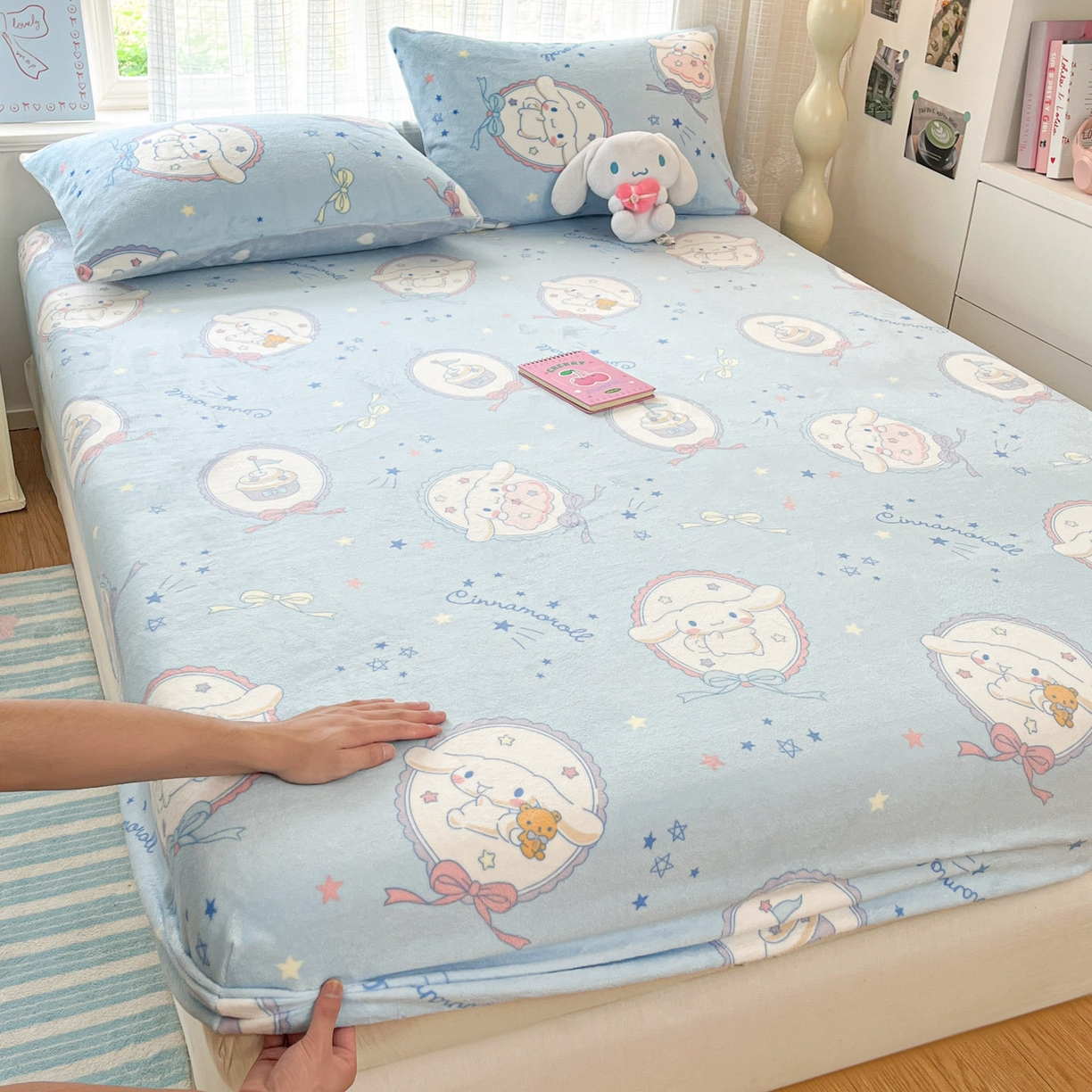 91家纺网 家纺一手货源 找家纺 博雅 2025新款三丽鸥牛奶绒小版床笠 牛奶绒小版-蓝色玉桂狗