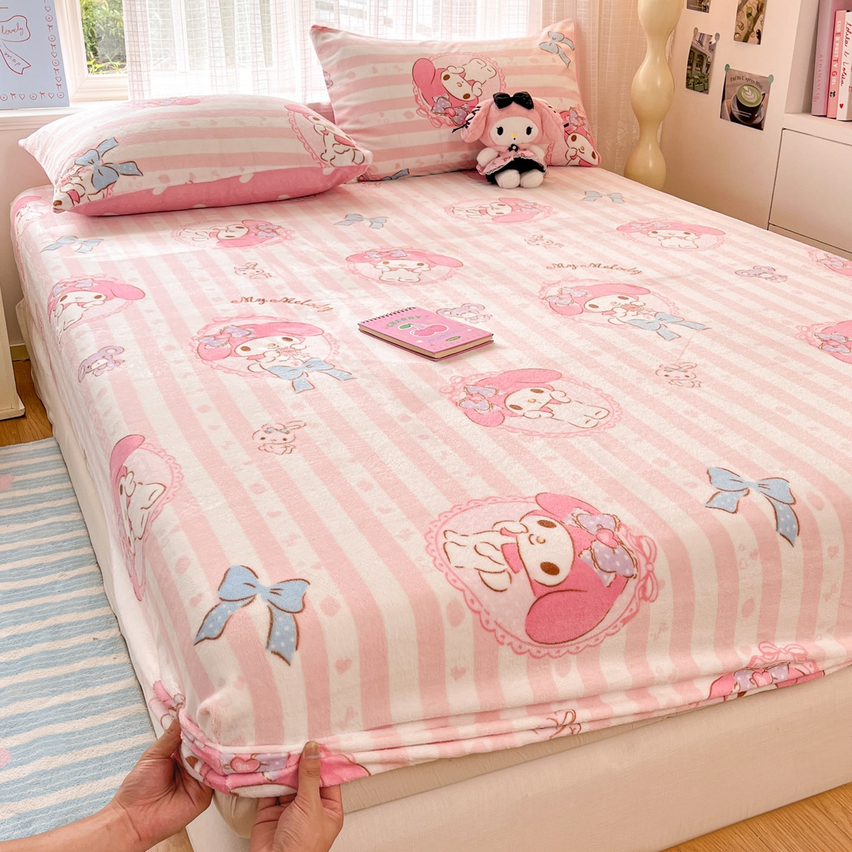 91家纺网 家纺一手货源 找家纺 博雅 2025新款三丽鸥牛奶绒小版床笠 牛奶绒小版-甜甜美乐蒂