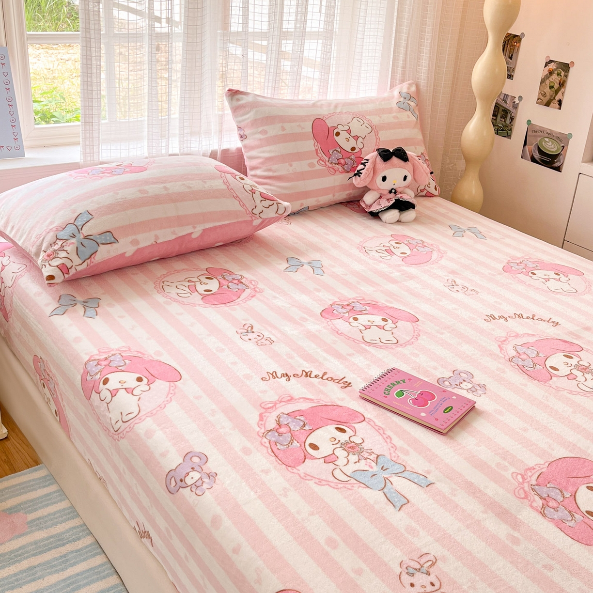 91家纺网 家纺一手货源 找家纺 博雅 2025新款三丽鸥牛奶绒小版床笠 牛奶绒小版-甜甜美乐蒂