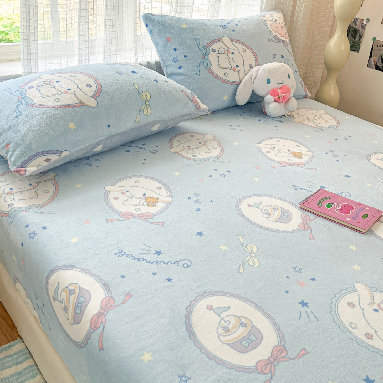 91家纺网 家纺一手货源 找家纺 博雅 2025新款三丽鸥牛奶绒小版床笠 牛奶绒小版-蓝色玉桂狗