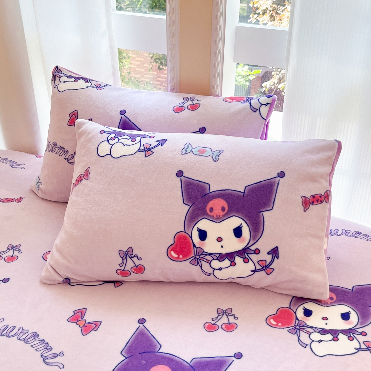 91家纺网 家纺一手货源 找家纺 博雅 2025新款三丽鸥牛奶绒小版床笠 牛奶绒单笠-新紫色库洛米