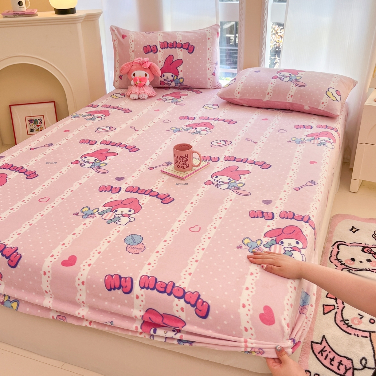 91家纺网 家纺一手货源 找家纺 博雅 2025新款三丽鸥牛奶绒小版床笠 牛奶绒单笠-贪吃美乐蒂