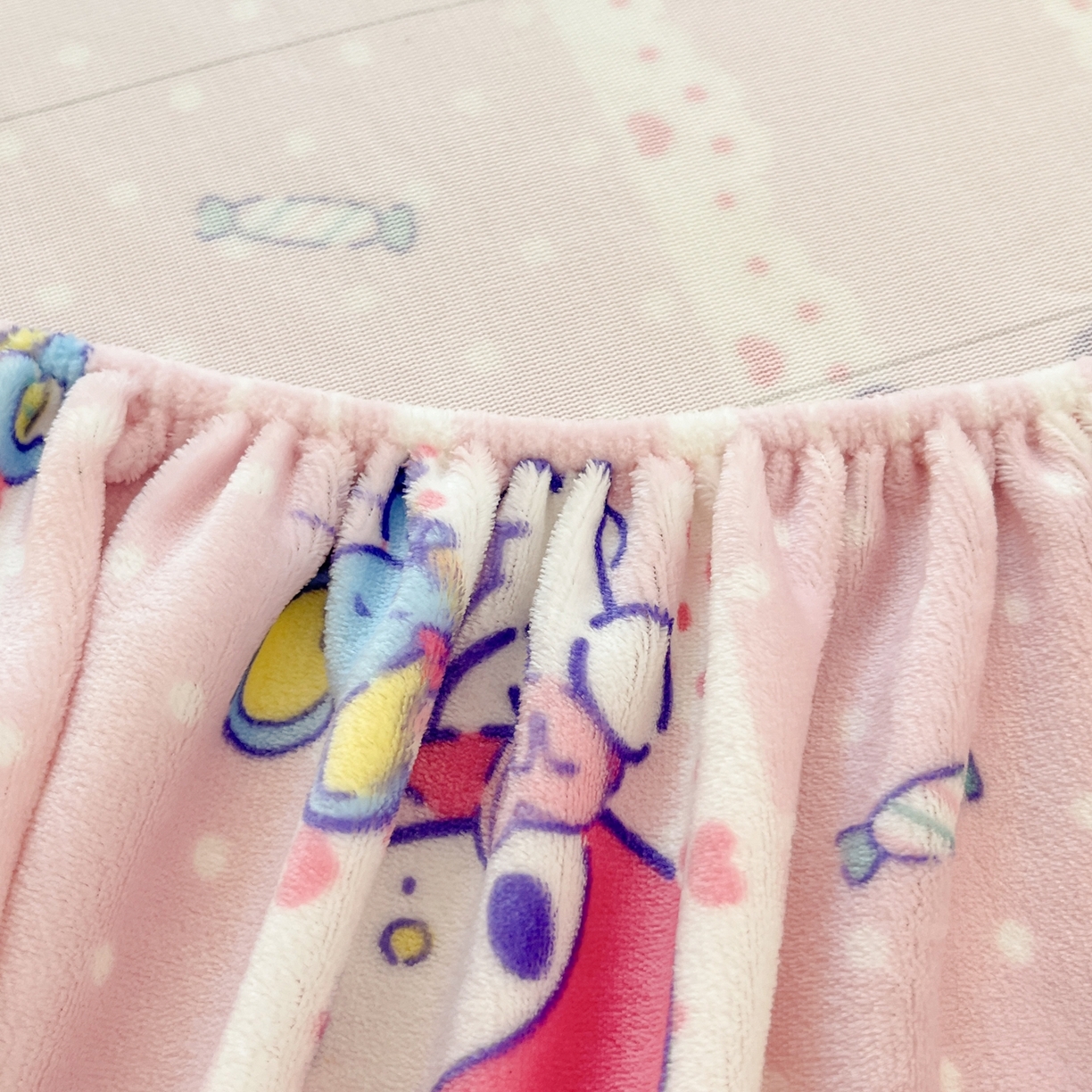 91家纺网 家纺一手货源 找家纺 博雅 2025新款三丽鸥牛奶绒小版床笠 牛奶绒单笠-贪吃美乐蒂