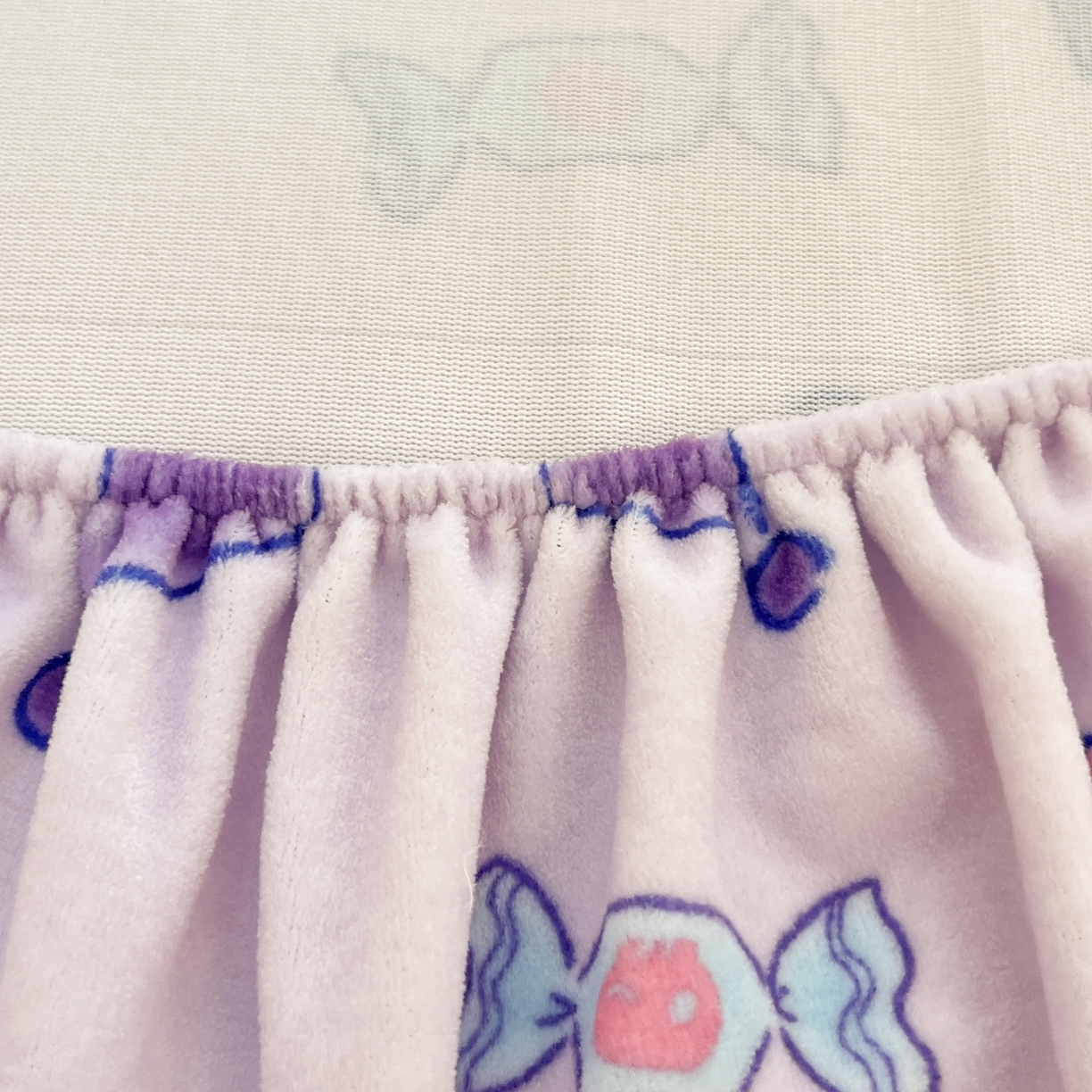 91家纺网 家纺一手货源 找家纺 博雅 2025新款三丽鸥牛奶绒小版床笠 牛奶绒单笠-新紫色库洛米