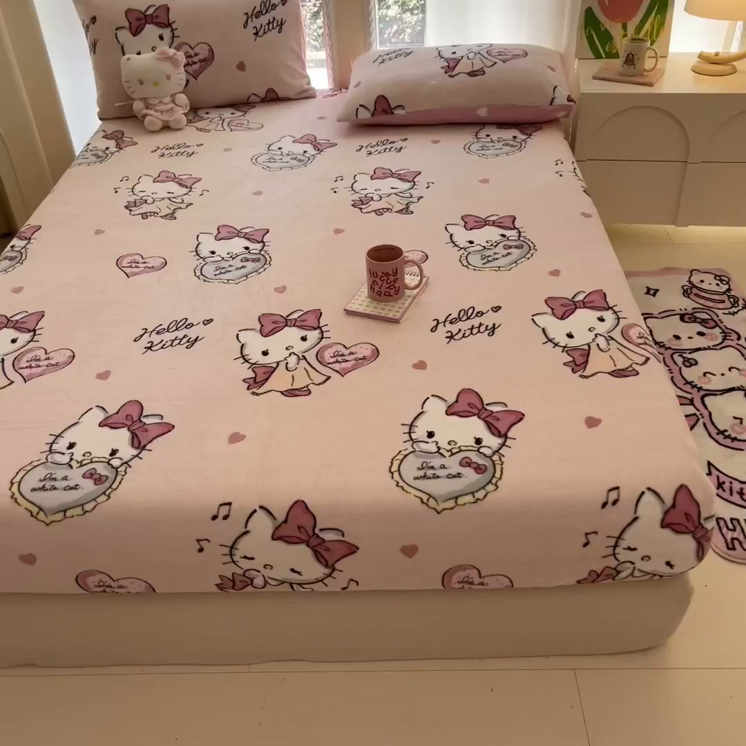 91家纺网 家纺一手货源 找家纺 博雅 2025新款三丽鸥牛奶绒小版床笠 牛奶绒单笠-害羞kt 猫