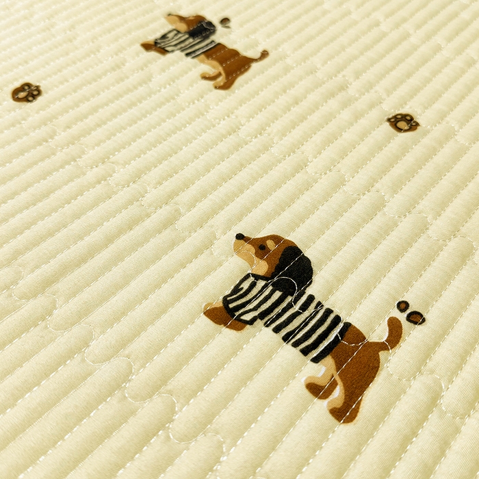 91家纺网 家纺一手货源 找家纺 拾小柒 2025年新款夹棉防滑床盖绗缝褥子床垫保护垫 糯糯棉-香肠狗